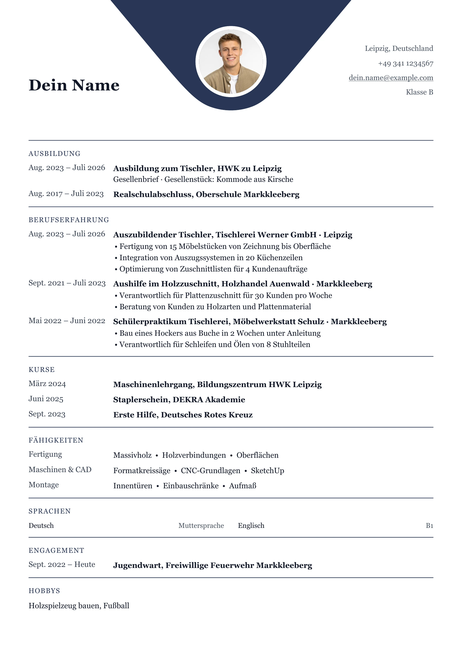 Lebenslauf Schreiner · Ausbildung & Berufseinstieg · Klassisch zentriert